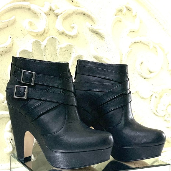 VINTAGE Seychelles Black Leather Theory Ankle Bootie NWOT - Picture 10 of 12